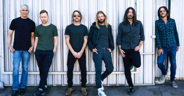 foo-fighters-svikoncertieu